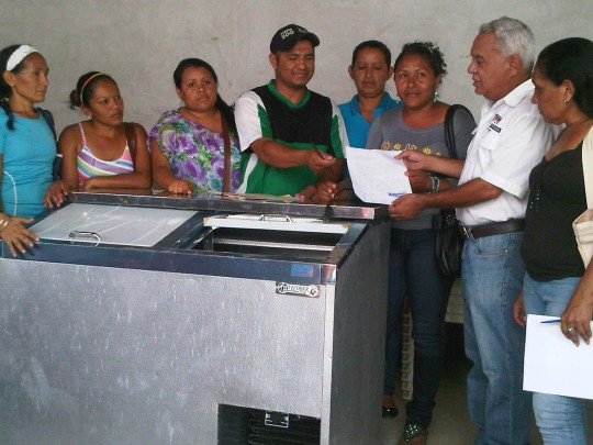Representantes de la Escuela Bolivariana Felicidad recibieron donación